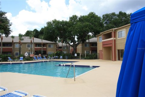 Condominio en venta en Casselberry, Florida, 1 dormitorio, 71.16 m2 № 2216085 - foto 15