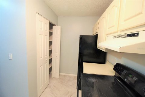 Condominio en venta en Casselberry, Florida, 1 dormitorio, 71.16 m2 № 2216085 - foto 5