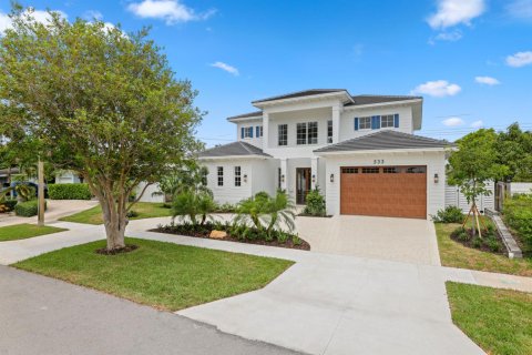 Casa en venta en North Palm Beach, Florida, 4 dormitorios, 311.22 m2 № 2192183 - foto 3