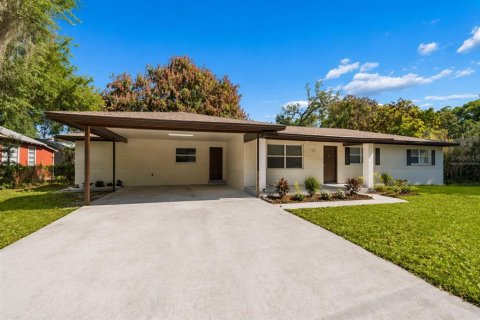 House in Tampa, Florida 4 bedrooms, 150.13 sq.m. № 2319282