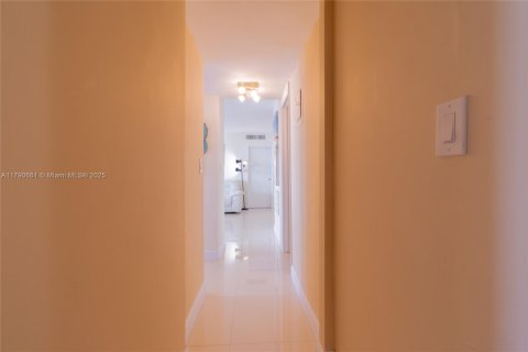 Condominio en venta en Sunny Isles Beach, Florida, 3 dormitorios, 118.45 m2 № 2014180 - foto 24