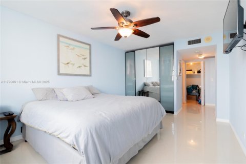 Condominio en venta en Sunny Isles Beach, Florida, 3 dormitorios, 118.45 m2 № 2014180 - foto 30