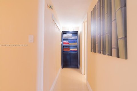 Condominio en venta en Sunny Isles Beach, Florida, 3 dormitorios, 118.45 m2 № 2014180 - foto 25