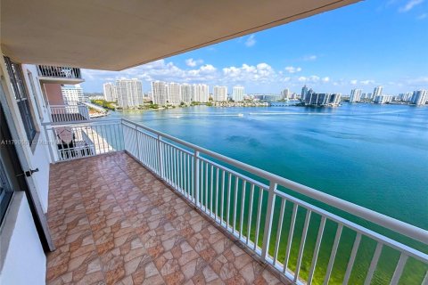 Condominio en venta en Sunny Isles Beach, Florida, 3 dormitorios, 118.45 m2 № 2014180 - foto 3