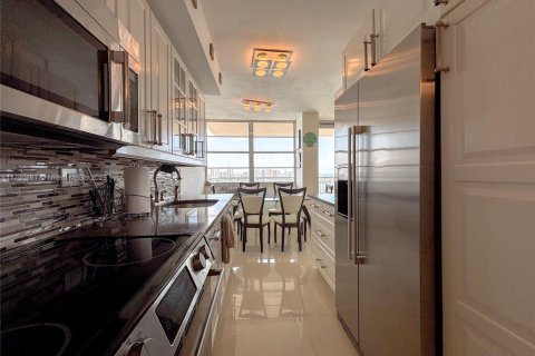 Condominio en venta en Sunny Isles Beach, Florida, 3 dormitorios, 118.45 m2 № 2014180 - foto 15