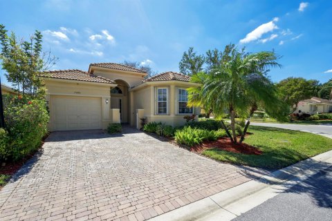 House in Delray Beach, Florida 2 bedrooms, 179.86 sq.m. № 2251454 - photo 3