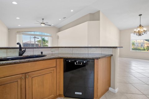 House in Delray Beach, Florida 2 bedrooms, 179.86 sq.m. № 2251454 - photo 21