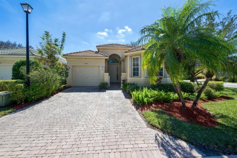 House in Delray Beach, Florida 2 bedrooms, 179.86 sq.m. № 2251454 - photo 2