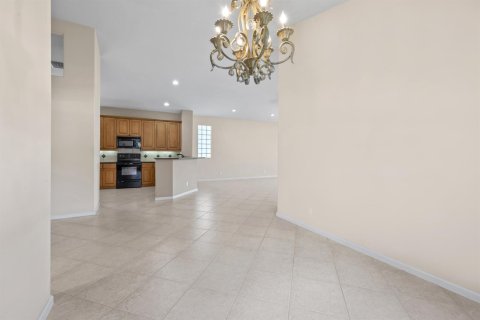 House in Delray Beach, Florida 2 bedrooms, 179.86 sq.m. № 2251454 - photo 15
