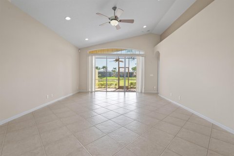 House in Delray Beach, Florida 2 bedrooms, 179.86 sq.m. № 2251454 - photo 28