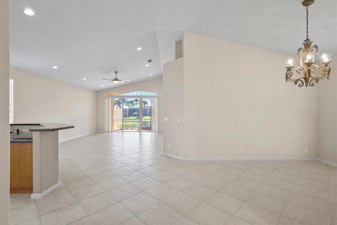 House in Delray Beach, Florida 2 bedrooms, 179.86 sq.m. № 2251454 - photo 12