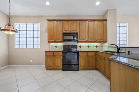 House in Delray Beach, Florida 2 bedrooms, 179.86 sq.m. № 2251454 - photo 17