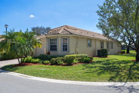 House in Delray Beach, Florida 2 bedrooms, 179.86 sq.m. № 2251454 - photo 5