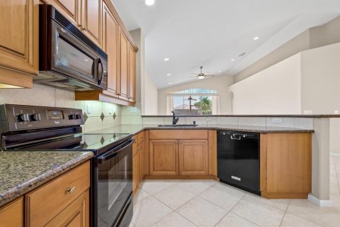 House in Delray Beach, Florida 2 bedrooms, 179.86 sq.m. № 2251454 - photo 19