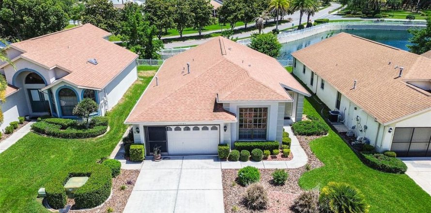 Villa ou maison à Spring Hill, Floride 2 chambres, 158.03 m2 № 1769627