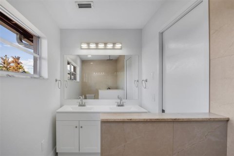 House in Winter Park, Florida 3 bedrooms, 165.92 sq.m. № 2226224 - photo 27