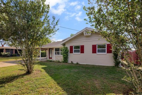 House in Winter Park, Florida 3 bedrooms, 165.92 sq.m. № 2226224 - photo 6