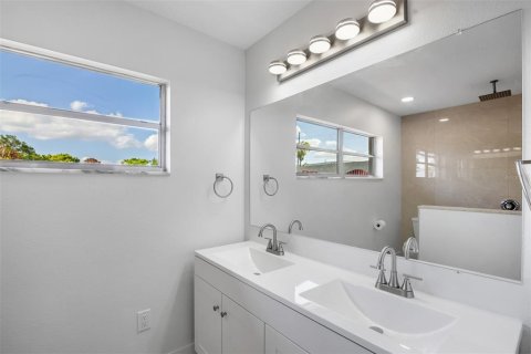 House in Winter Park, Florida 3 bedrooms, 165.92 sq.m. № 2226224 - photo 30