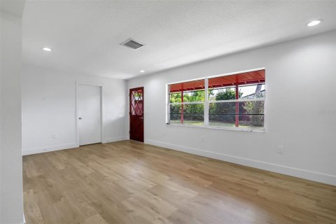 House in Winter Park, Florida 3 bedrooms, 165.92 sq.m. № 2226224 - photo 23