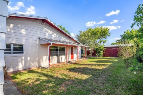 House in Winter Park, Florida 3 bedrooms, 165.92 sq.m. № 2226224 - photo 12