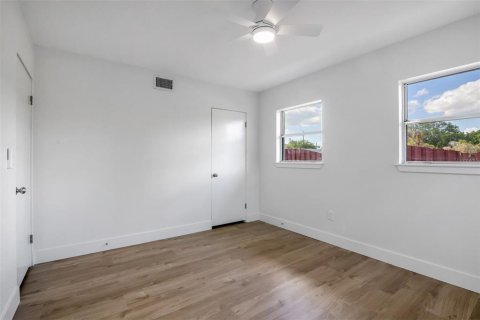 House in Winter Park, Florida 3 bedrooms, 165.92 sq.m. № 2226224 - photo 24