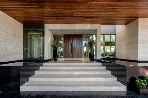 House in Key Biscayne, Florida 5 bedrooms, 827.11 sq.m. № 2392106 - photo 10