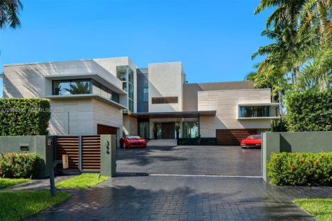 House in Key Biscayne, Florida 5 bedrooms, 827.11 sq.m. № 2392106 - photo 5