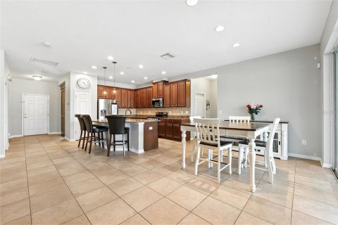 House in Fish Hawk, Florida 4 bedrooms, 278.89 sq.m. № 1870739 - photo 14