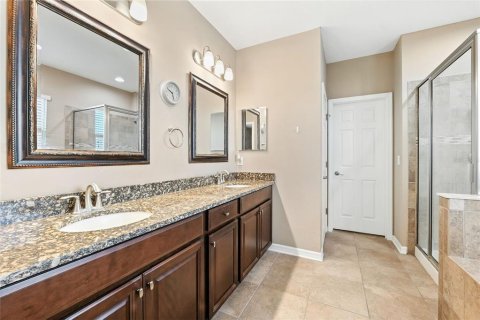 House in Fish Hawk, Florida 4 bedrooms, 278.89 sq.m. № 1870739 - photo 22