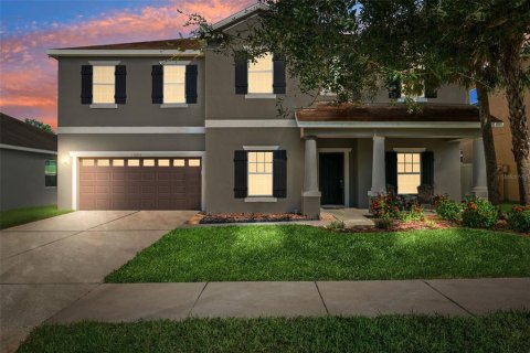 House in Fish Hawk, Florida 4 bedrooms, 278.89 sq.m. № 1870739 - photo 1