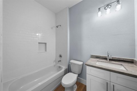 Casa en venta en Tampa, Florida, 3 dormitorios, 147.34 m2 № 1780904 - foto 25
