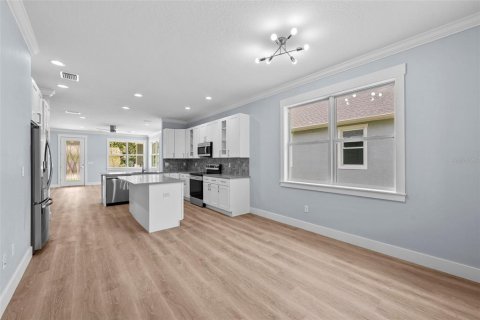 Casa en venta en Tampa, Florida, 3 dormitorios, 147.34 m2 № 1780904 - foto 10
