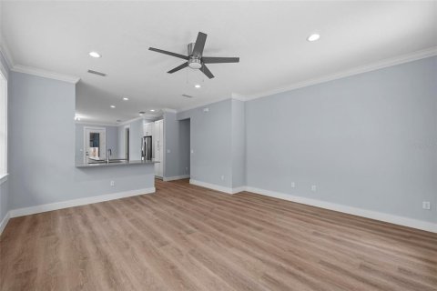 Casa en venta en Tampa, Florida, 3 dormitorios, 147.34 m2 № 1780904 - foto 5