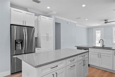 Casa en venta en Tampa, Florida, 3 dormitorios, 147.34 m2 № 1780904 - foto 14