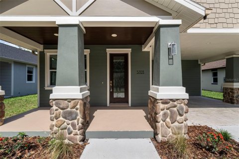 Casa en venta en Tampa, Florida, 3 dormitorios, 147.34 m2 № 1780904 - foto 2