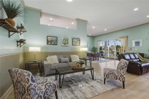 Купить виллу или дом в Пемброк-Пайнс, Флорида 4 спальни, 226.96м2, № 2009363 - фото 4