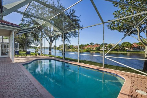 Купить виллу или дом в Пемброк-Пайнс, Флорида 4 спальни, 226.96м2, № 2009363 - фото 30