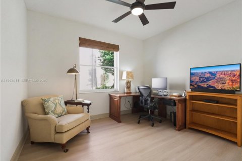 Купить виллу или дом в Пемброк-Пайнс, Флорида 4 спальни, 226.96м2, № 2009363 - фото 22