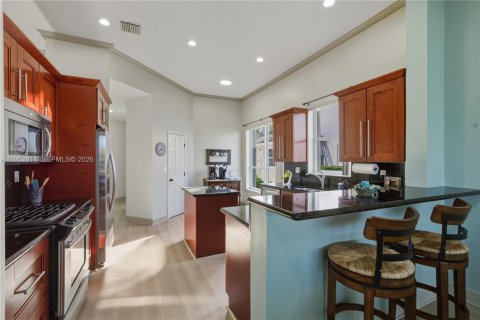 Купить виллу или дом в Пемброк-Пайнс, Флорида 4 спальни, 226.96м2, № 2009363 - фото 16