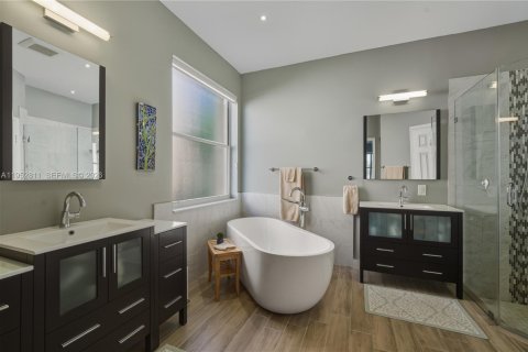 Купить виллу или дом в Пемброк-Пайнс, Флорида 4 спальни, 226.96м2, № 2009363 - фото 14