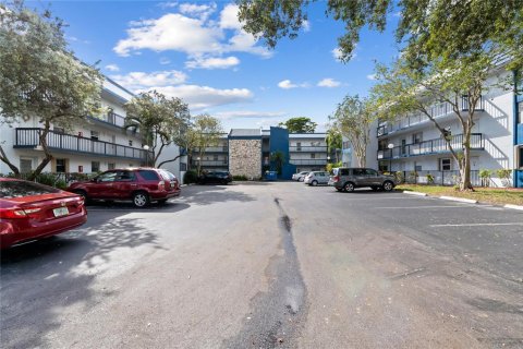 Condominio en venta en Margate, Florida, 1 dormitorio, 67.35 m2 № 2084487 - foto 18