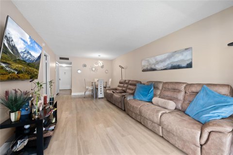 Condominio en venta en Margate, Florida, 1 dormitorio, 67.35 m2 № 2084487 - foto 15