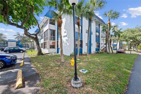 Condominio en venta en Margate, Florida, 1 dormitorio, 67.35 m2 № 2084487 - foto 19