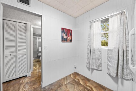 Condominio en venta en Margate, Florida, 1 dormitorio, 67.35 m2 № 2084487 - foto 9