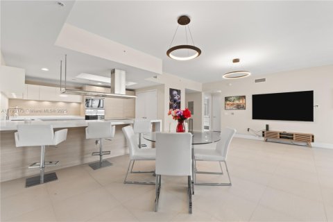 Condo in North Miami Beach, Florida, 2 bedrooms  № 1865028 - photo 20