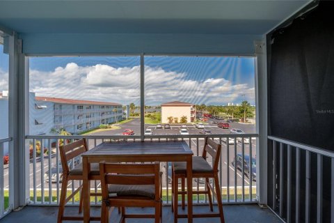 Condo in Daytona Beach, Florida, 1 bedroom  № 1734857 - photo 13