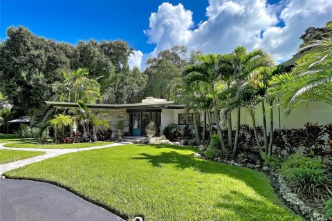 House in Clearwater, Florida 4 bedrooms, 329.62 sq.m. № 2200320 - photo 14