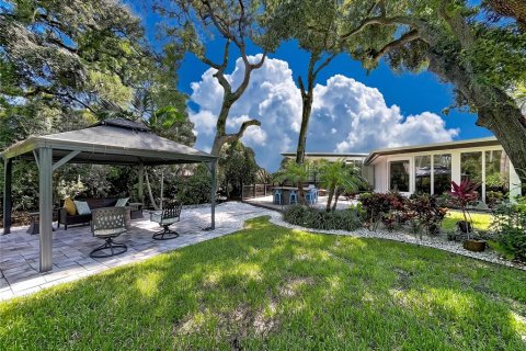 House in Clearwater, Florida 4 bedrooms, 329.62 sq.m. № 2200320 - photo 24