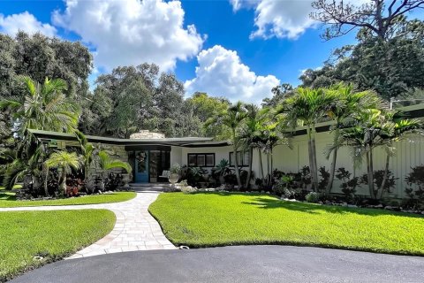 House in Clearwater, Florida 4 bedrooms, 329.62 sq.m. № 2200320 - photo 13
