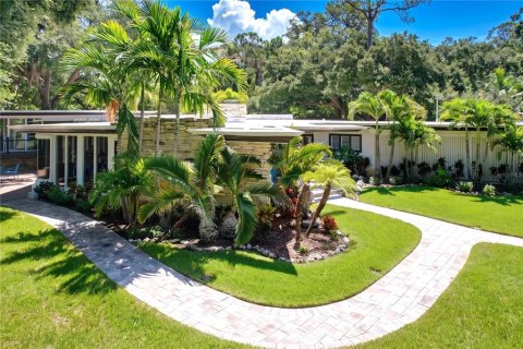 House in Clearwater, Florida 4 bedrooms, 329.62 sq.m. № 2200320 - photo 12